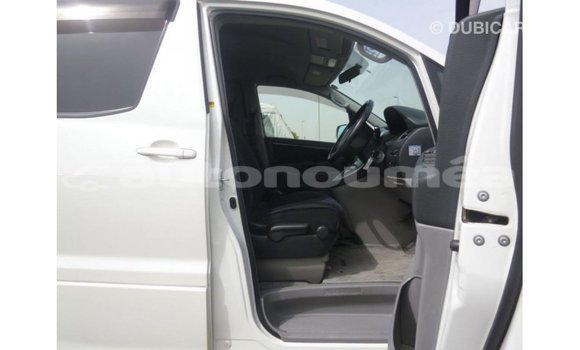 Acheter Import Voiture Toyota Alphard Blanc à Import - Dubai, Iles Acheter Import Voiture Toyota Alphard Blanc à Import - Dubai, Iles