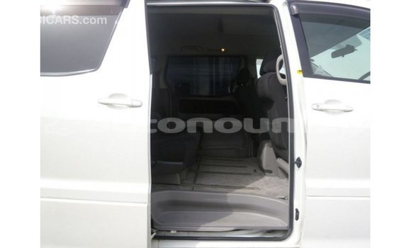 Acheter Import Voiture Toyota Alphard Blanc à Import - Dubai, Iles Acheter Import Voiture Toyota Alphard Blanc à Import - Dubai, Iles