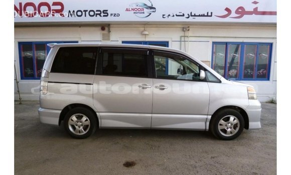 Acheter Import Voiture Toyota Voxy Autre à Import - Dubai, Iles Acheter Import Voiture Toyota Voxy Autre à Import - Dubai, Iles