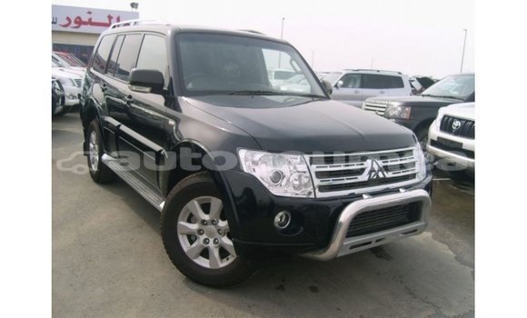 Acheter Import Voiture Mitsubishi Pajero Noir à Import - Dubai, Iles Acheter Import Voiture Mitsubishi Pajero Noir à Import - Dubai, Iles