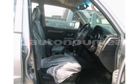 Acheter Import Voiture Mitsubishi Pajero Autre à Import - Dubai, Iles Acheter Import Voiture Mitsubishi Pajero Autre à Import - Dubai, Iles