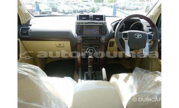 Acheter Import Voiture Toyota Prado Blanc à Import - Dubai, Iles Acheter Import Voiture Toyota Prado Blanc à Import - Dubai, Iles
