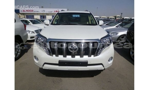 Acheter Import Voiture Toyota Prado Blanc à Import - Dubai, Iles Acheter Import Voiture Toyota Prado Blanc à Import - Dubai, Iles