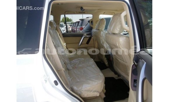 Acheter Import Voiture Toyota Prado Blanc à Import - Dubai, Iles Acheter Import Voiture Toyota Prado Blanc à Import - Dubai, Iles