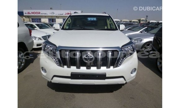 Acheter Import Voiture Toyota Prado Blanc à Import - Dubai, Iles Acheter Import Voiture Toyota Prado Blanc à Import - Dubai, Iles