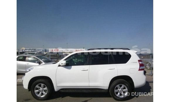 Acheter Import Voiture Toyota Prado Blanc à Import - Dubai, Iles Acheter Import Voiture Toyota Prado Blanc à Import - Dubai, Iles