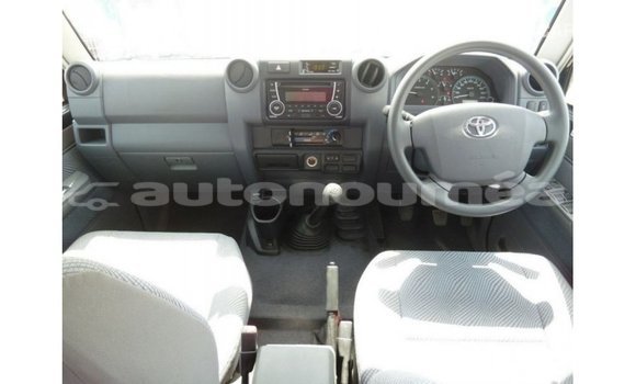 Buy Import Toyota Land Cruiser Other Car in Import - Dubai in Iles Buy Import Toyota Land Cruiser Other Car in Import - Dubai in Iles