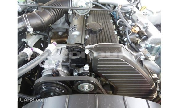 Acheter Import Voiture Toyota Land Cruiser Blanc à Import - Dubai, Iles Acheter Import Voiture Toyota Land Cruiser Blanc à Import - Dubai, Iles