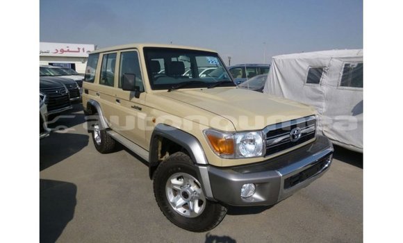 Acheter Import Voiture Toyota Land Cruiser Beige à Import - Dubai, Iles Acheter Import Voiture Toyota Land Cruiser Beige à Import - Dubai, Iles