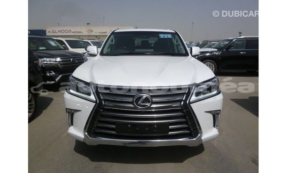 Acheter Import Voiture Lexus LX Blanc à Import - Dubai, Iles Acheter Import Voiture Lexus LX Blanc à Import - Dubai, Iles