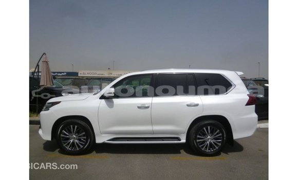 Acheter Import Voiture Lexus LX Blanc à Import - Dubai, Iles Acheter Import Voiture Lexus LX Blanc à Import - Dubai, Iles