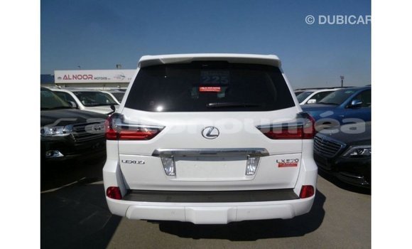 Acheter Import Voiture Lexus LX Blanc à Import - Dubai, Iles Acheter Import Voiture Lexus LX Blanc à Import - Dubai, Iles