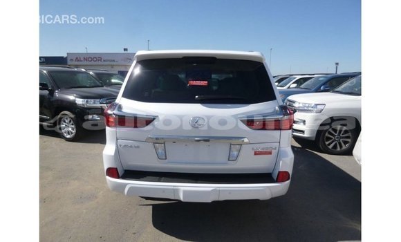 Acheter Import Voiture Lexus LX Blanc à Import - Dubai, Iles Acheter Import Voiture Lexus LX Blanc à Import - Dubai, Iles