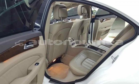 Buy Import Mercedes-Benz 190 (W201) White Car in Import - Dubai in Iles