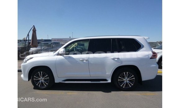 Acheter Import Voiture Lexus LX Blanc à Import - Dubai, Iles Acheter Import Voiture Lexus LX Blanc à Import - Dubai, Iles
