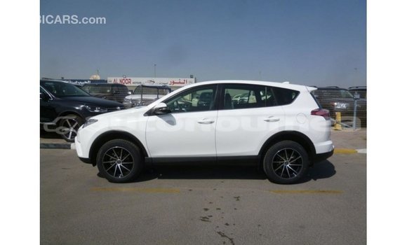 Acheter Import Utilitaire Toyota HiAce Blanc à Import - Dubai, Iles Acheter Import Utilitaire Toyota HiAce Blanc à Import - Dubai, Iles