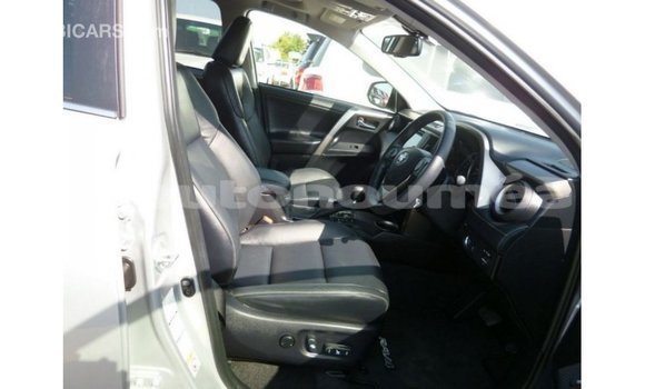 Acheter Import Utilitaire Toyota HiAce Autre à Import - Dubai, Iles Acheter Import Utilitaire Toyota HiAce Autre à Import - Dubai, Iles