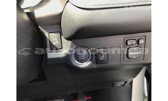 Acheter Import Utilitaire Toyota HiAce Blanc à Import - Dubai, Iles Acheter Import Utilitaire Toyota HiAce Blanc à Import - Dubai, Iles