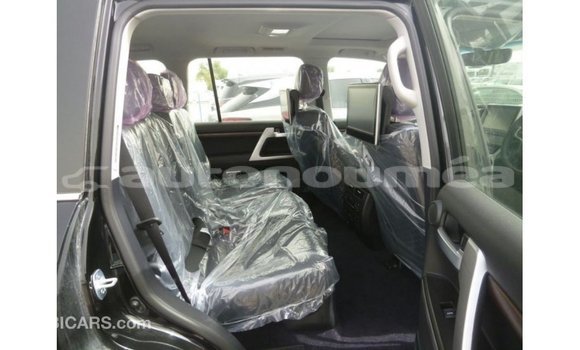 Acheter Import Voiture Toyota Land Cruiser Noir à Import - Dubai, Iles Acheter Import Voiture Toyota Land Cruiser Noir à Import - Dubai, Iles