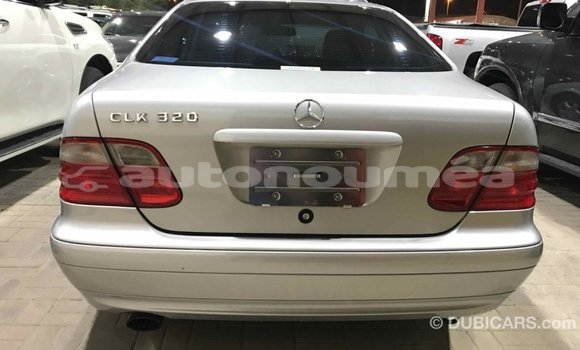 Buy Import Mercedes-Benz 190 (W201) Other Car in Import - Dubai in Iles Buy Import Mercedes-Benz 190 (W201) Other Car in Import - Dubai in Iles