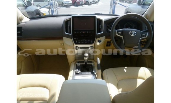 Acheter Import Voiture Toyota Land Cruiser Blanc à Import - Dubai, Iles Acheter Import Voiture Toyota Land Cruiser Blanc à Import - Dubai, Iles