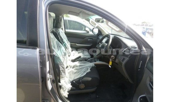 Acheter Import Voiture Mitsubishi i Autre à Import - Dubai, Iles Acheter Import Voiture Mitsubishi i Autre à Import - Dubai, Iles