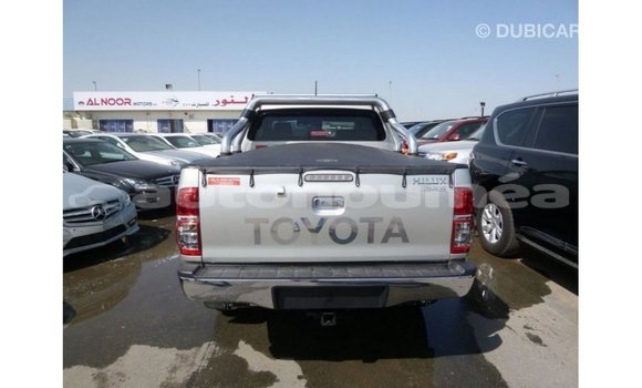 Acheter Import Voiture Toyota Hilux Autre à Import - Dubai, Iles Acheter Import Voiture Toyota Hilux Autre à Import - Dubai, Iles