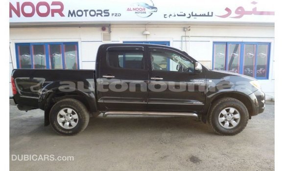 Acheter Import Voiture Toyota Hilux Noir à Import - Dubai, Iles Acheter Import Voiture Toyota Hilux Noir à Import - Dubai, Iles
