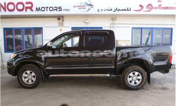 Acheter Import Voiture Toyota Hilux Noir à Import - Dubai, Iles Acheter Import Voiture Toyota Hilux Noir à Import - Dubai, Iles