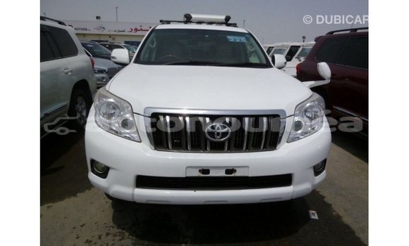 Acheter Import Voiture Toyota Prado Blanc à Import - Dubai, Iles Acheter Import Voiture Toyota Prado Blanc à Import - Dubai, Iles