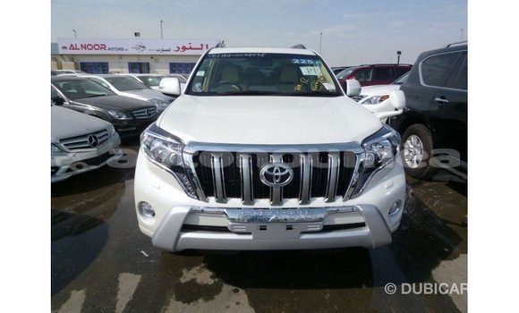 Acheter Import Voiture Toyota Prado Blanc à Import - Dubai, Iles Acheter Import Voiture Toyota Prado Blanc à Import - Dubai, Iles