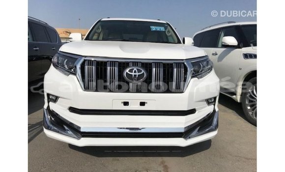 Acheter Import Voiture Toyota Prado Blanc à Import - Dubai, Iles Acheter Import Voiture Toyota Prado Blanc à Import - Dubai, Iles
