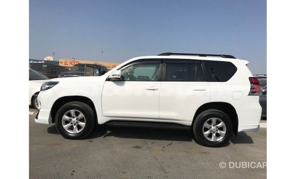 Acheter Import Voiture Toyota Prado Blanc à Import - Dubai, Iles Acheter Import Voiture Toyota Prado Blanc à Import - Dubai, Iles