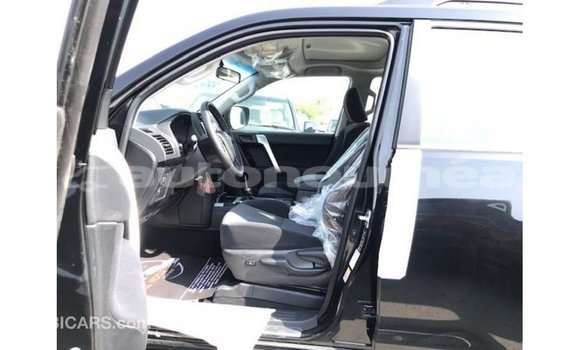 Acheter Import Voiture Toyota Prado Noir à Import - Dubai, Iles Acheter Import Voiture Toyota Prado Noir à Import - Dubai, Iles