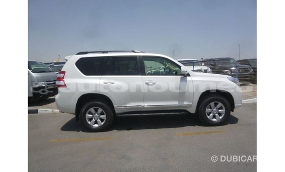 Acheter Import Voiture Toyota Prado Blanc à Import - Dubai, Iles Acheter Import Voiture Toyota Prado Blanc à Import - Dubai, Iles