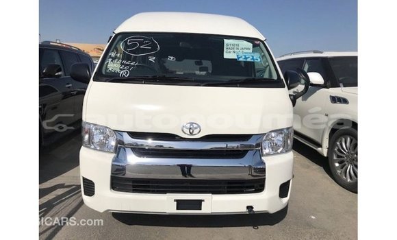 Acheter Import Voiture Toyota Hiace Blanc à Import - Dubai, Iles Acheter Import Voiture Toyota Hiace Blanc à Import - Dubai, Iles