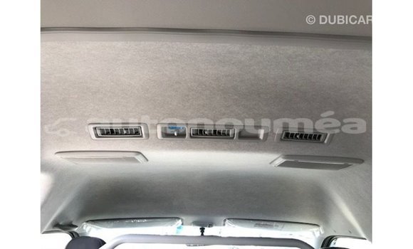 Acheter Import Voiture Toyota Hiace Blanc à Import - Dubai, Iles Acheter Import Voiture Toyota Hiace Blanc à Import - Dubai, Iles