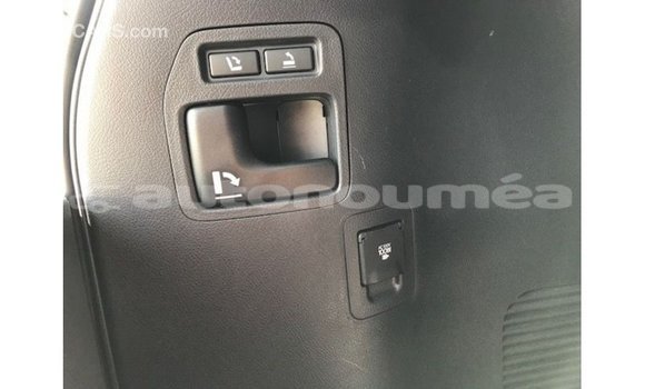 Acheter Import Voiture Toyota Land Cruiser Blanc à Import - Dubai, Iles Acheter Import Voiture Toyota Land Cruiser Blanc à Import - Dubai, Iles