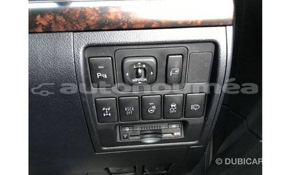 Acheter Import Voiture Toyota Land Cruiser Blanc à Import - Dubai, Iles Acheter Import Voiture Toyota Land Cruiser Blanc à Import - Dubai, Iles