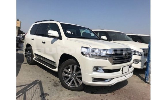Acheter Import Voiture Toyota Land Cruiser Blanc à Import - Dubai, Iles Acheter Import Voiture Toyota Land Cruiser Blanc à Import - Dubai, Iles