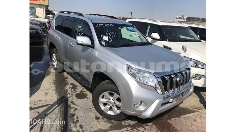 Big with watermark toyota prado iles import dubai 2923