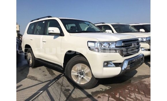Acheter Import Voiture Toyota Land Cruiser Blanc à Import - Dubai, Iles Acheter Import Voiture Toyota Land Cruiser Blanc à Import - Dubai, Iles