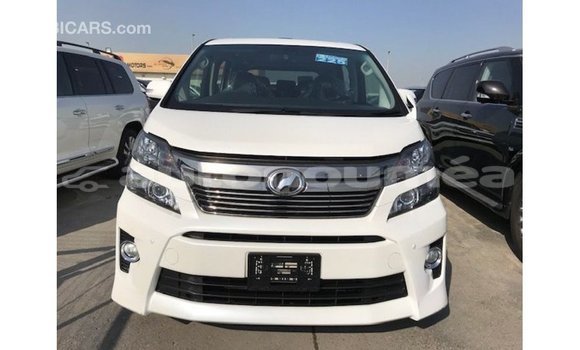 Acheter Import Voiture Toyota Vellfire Blanc à Import - Dubai, Iles Acheter Import Voiture Toyota Vellfire Blanc à Import - Dubai, Iles
