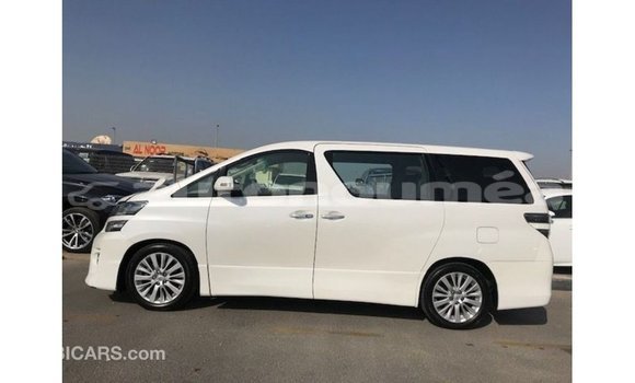 Acheter Import Voiture Toyota Vellfire Blanc à Import - Dubai, Iles Acheter Import Voiture Toyota Vellfire Blanc à Import - Dubai, Iles