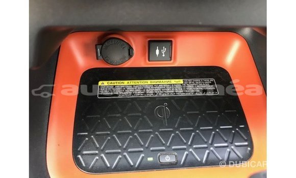 Buy Import Toyota HiAce Black Truck in Import - Dubai in Iles Buy Import Toyota HiAce Black Truck in Import - Dubai in Iles