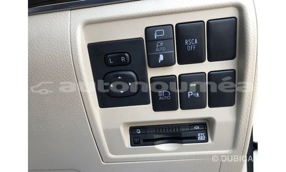 Acheter Import Voiture Toyota Land Cruiser Blanc à Import - Dubai, Iles Acheter Import Voiture Toyota Land Cruiser Blanc à Import - Dubai, Iles