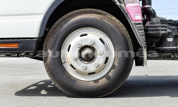 Buy Import Mitsubishi Carisma White Car in Import - Dubai in Iles Buy Import Mitsubishi Carisma White Car in Import - Dubai in Iles