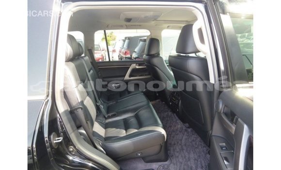 Buy Import Toyota Land Cruiser Black Car in Import - Dubai in Iles Buy Import Toyota Land Cruiser Black Car in Import - Dubai in Iles