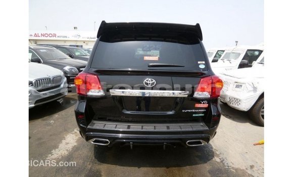 Acheter Import Voiture Toyota Land Cruiser Noir à Import - Dubai, Iles Acheter Import Voiture Toyota Land Cruiser Noir à Import - Dubai, Iles