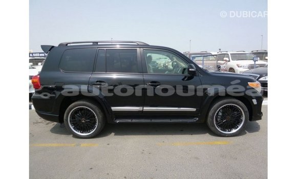 Acheter Import Voiture Toyota Land Cruiser Noir à Import - Dubai, Iles Acheter Import Voiture Toyota Land Cruiser Noir à Import - Dubai, Iles